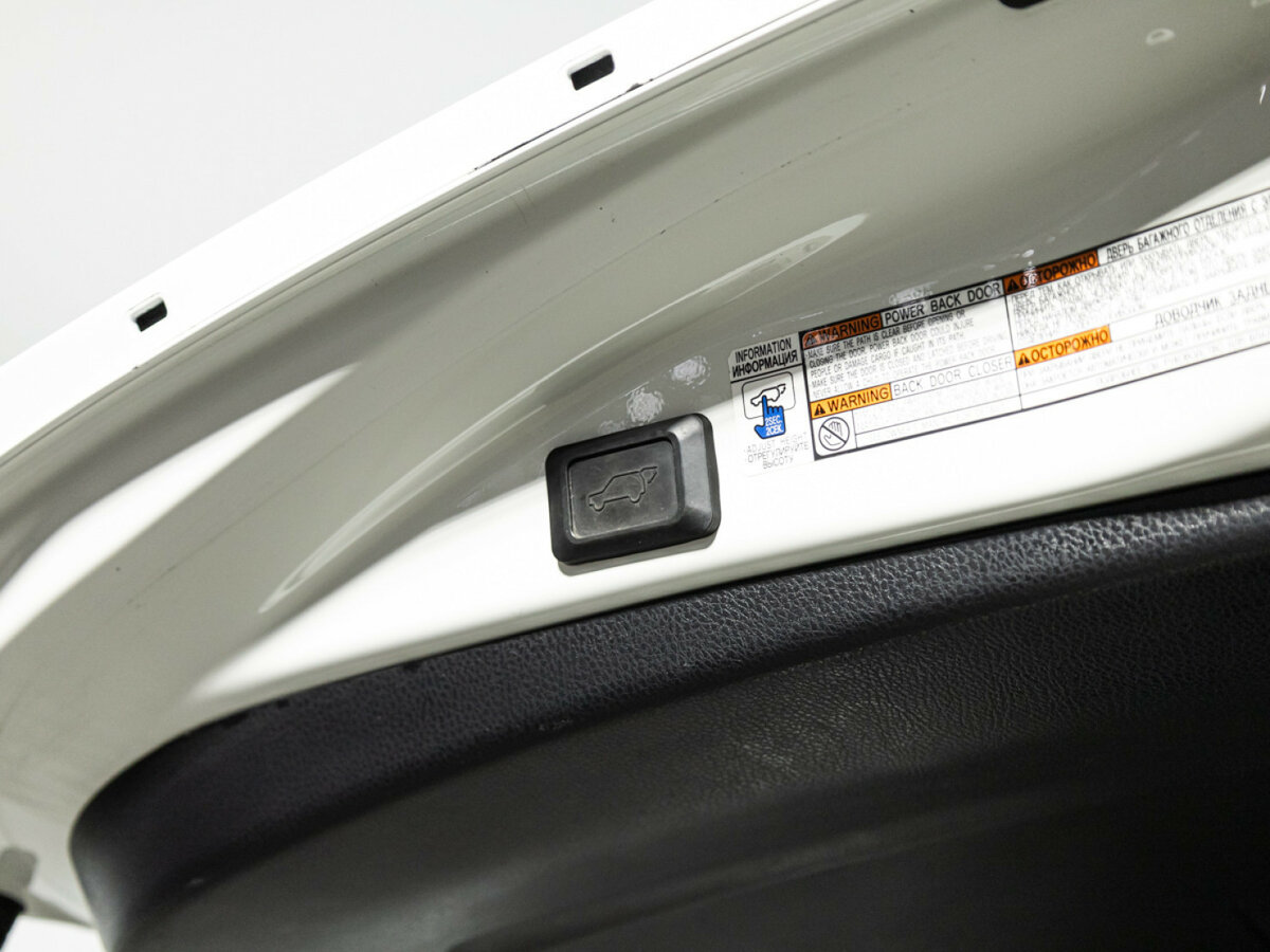 Купить Toyota RAV4 с пробегом. Фото: #12