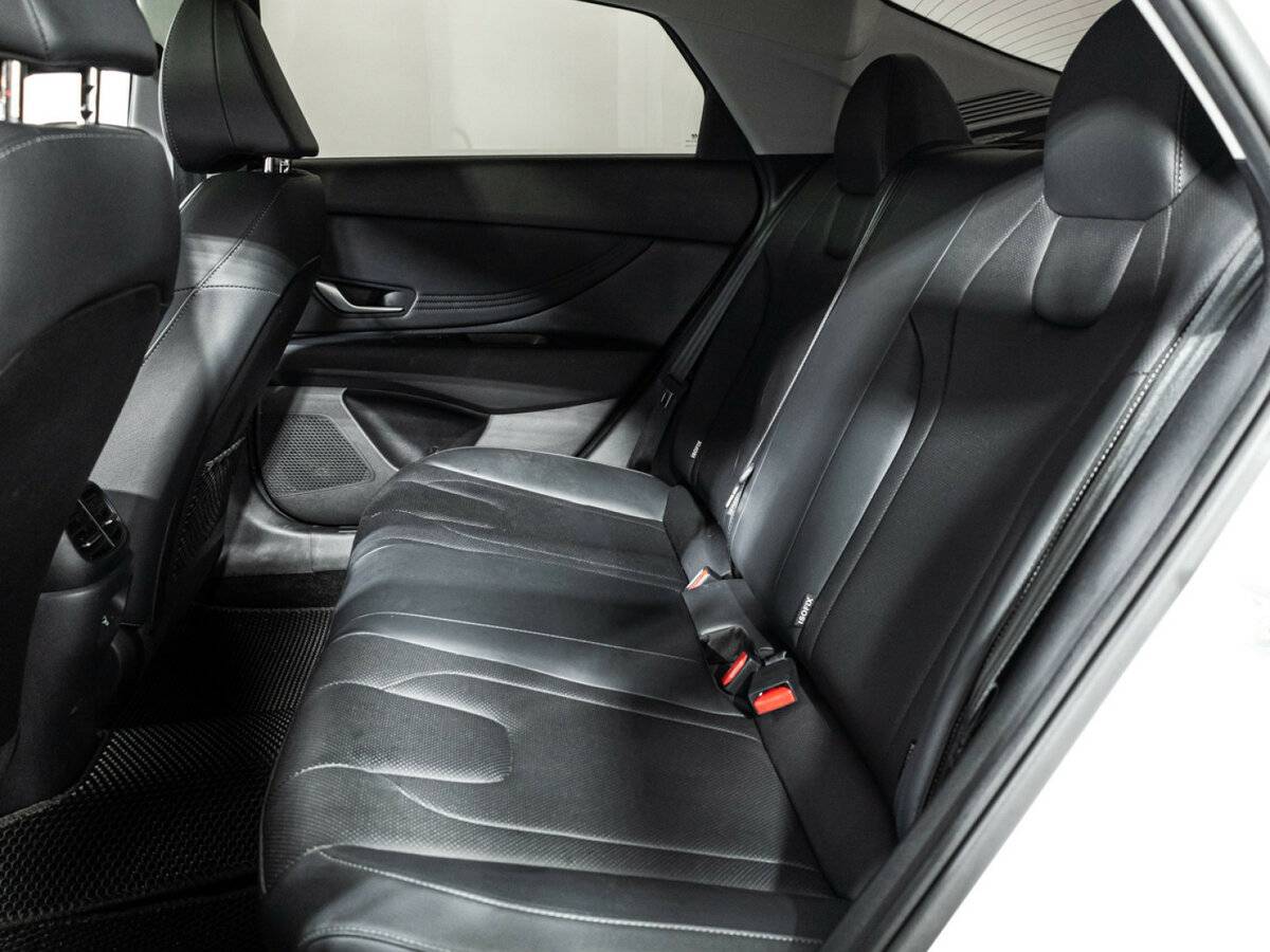 Купить Hyundai Elantra с пробегом. Фото: #9