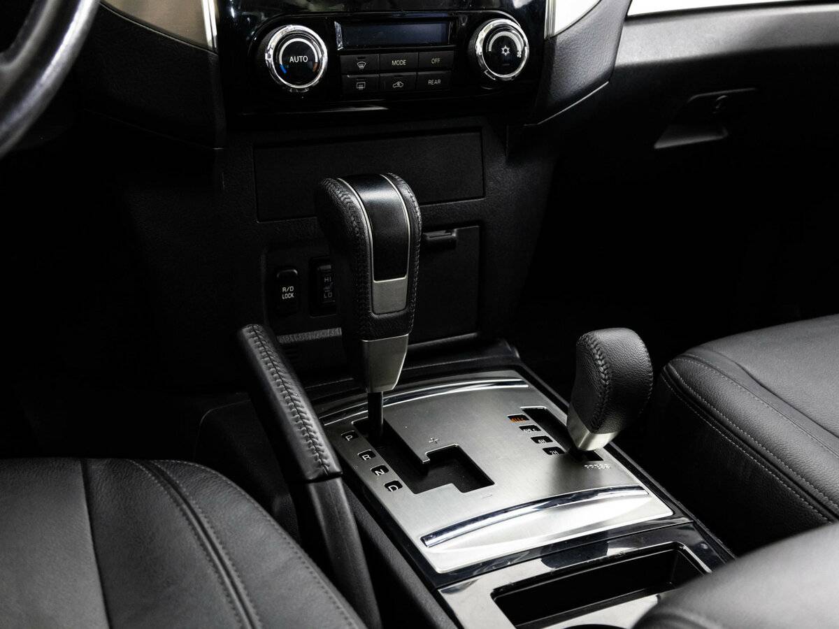 Купить Mitsubishi Pajero с пробегом. Фото: #13