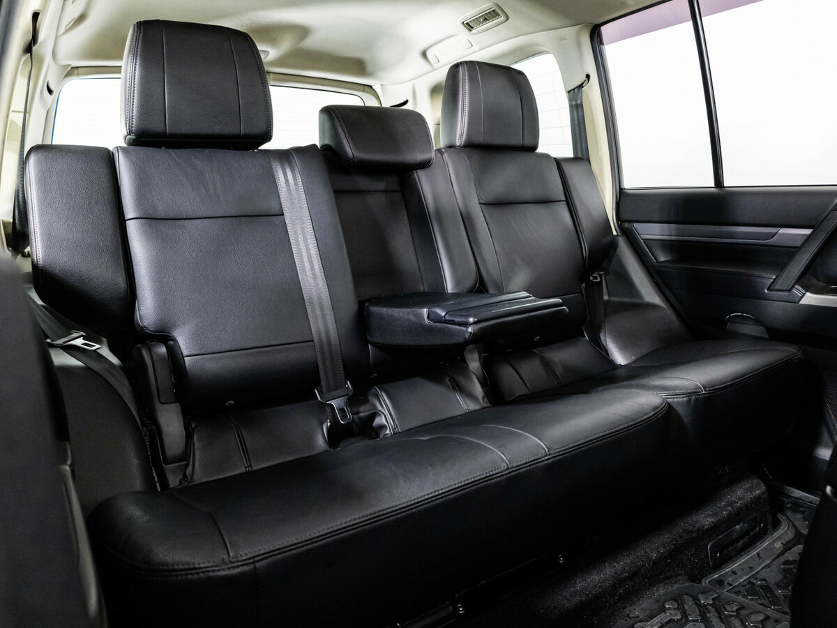 Купить Mitsubishi Pajero с пробегом. Фото: #24