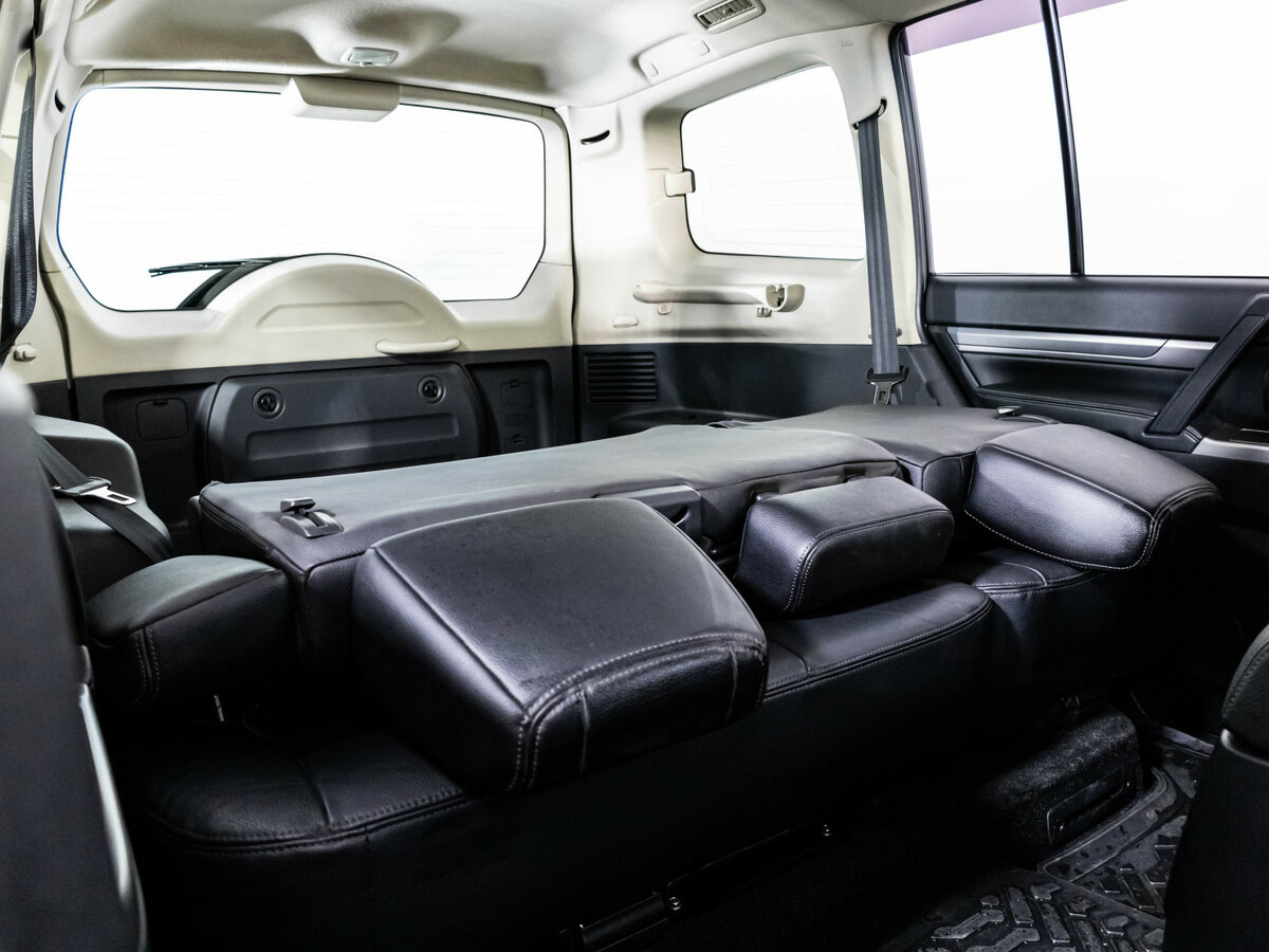 Купить Mitsubishi Pajero с пробегом. Фото: #26