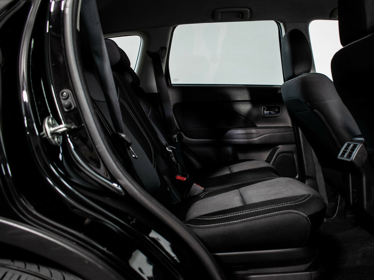 Купить Mitsubishi Outlander с пробегом. Фото: #9