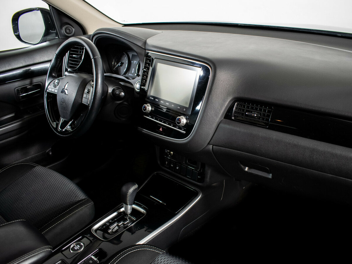 Купить Mitsubishi Outlander с пробегом. Фото: #10