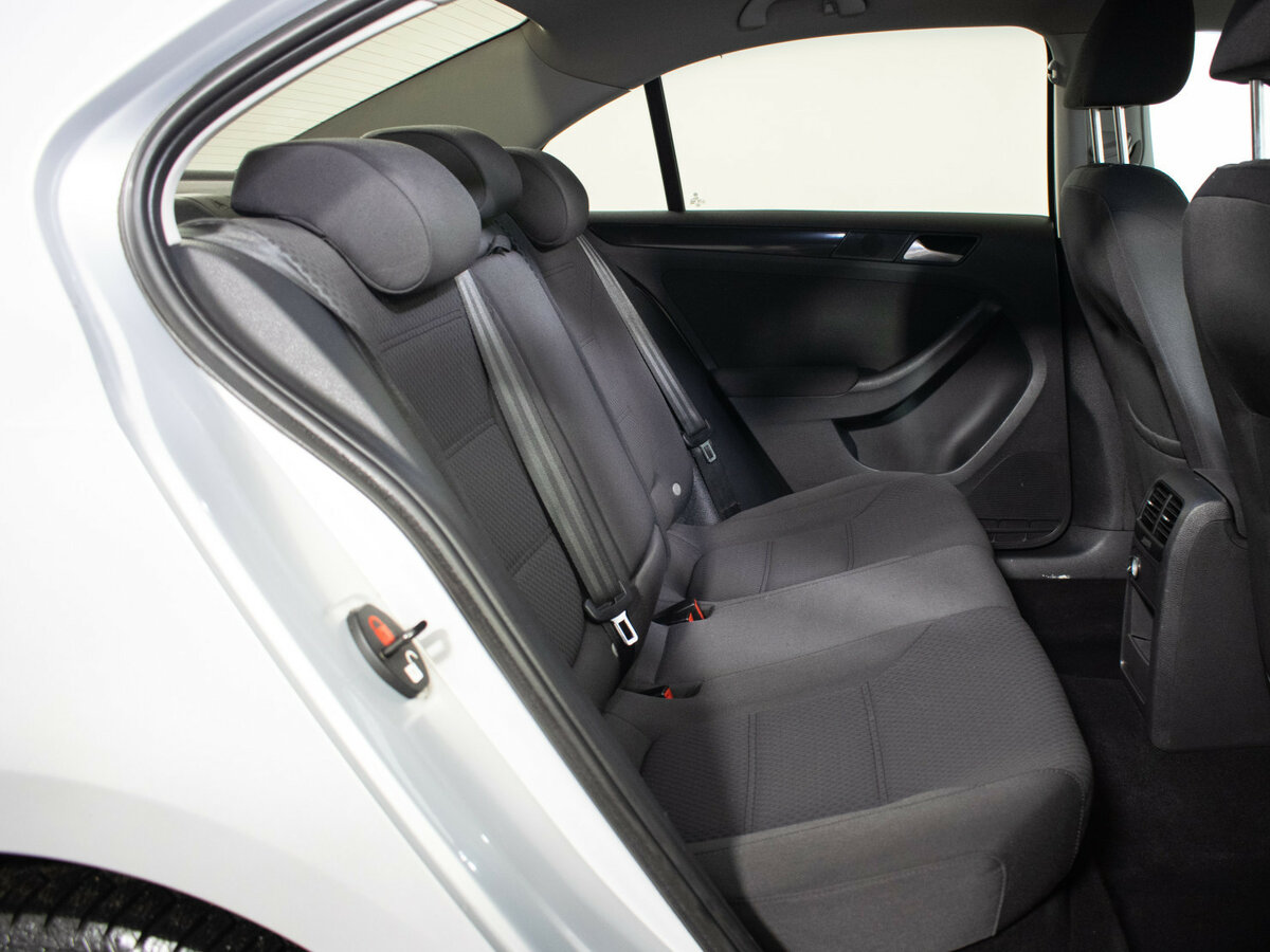 Купить Volkswagen Jetta с пробегом. Фото: #8