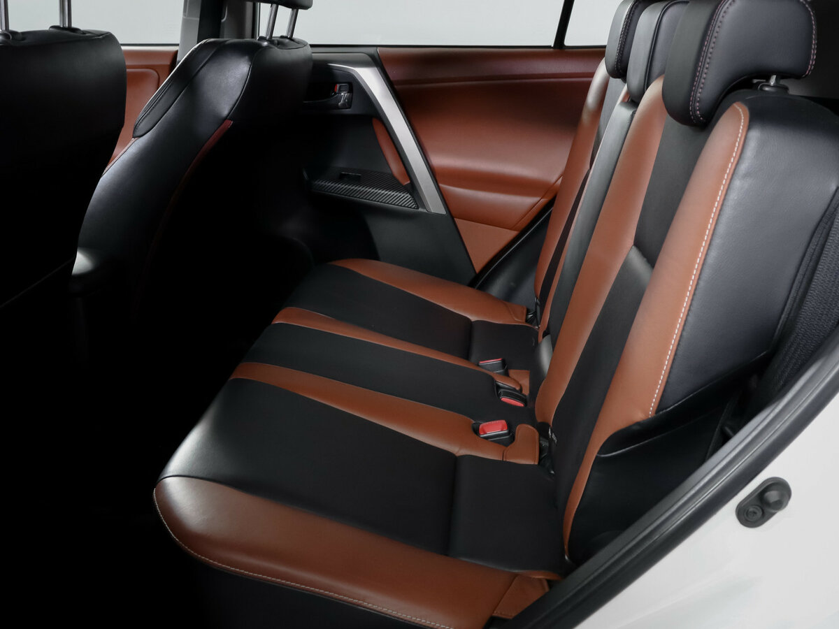 Купить Toyota RAV4 с пробегом. Фото: #9