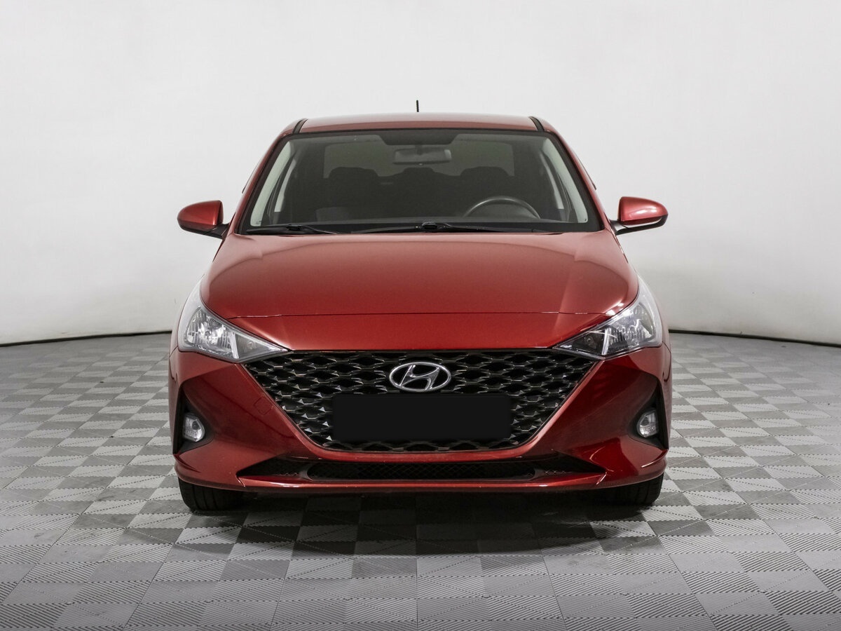 Купить Hyundai Solaris с пробегом. Фото: #1