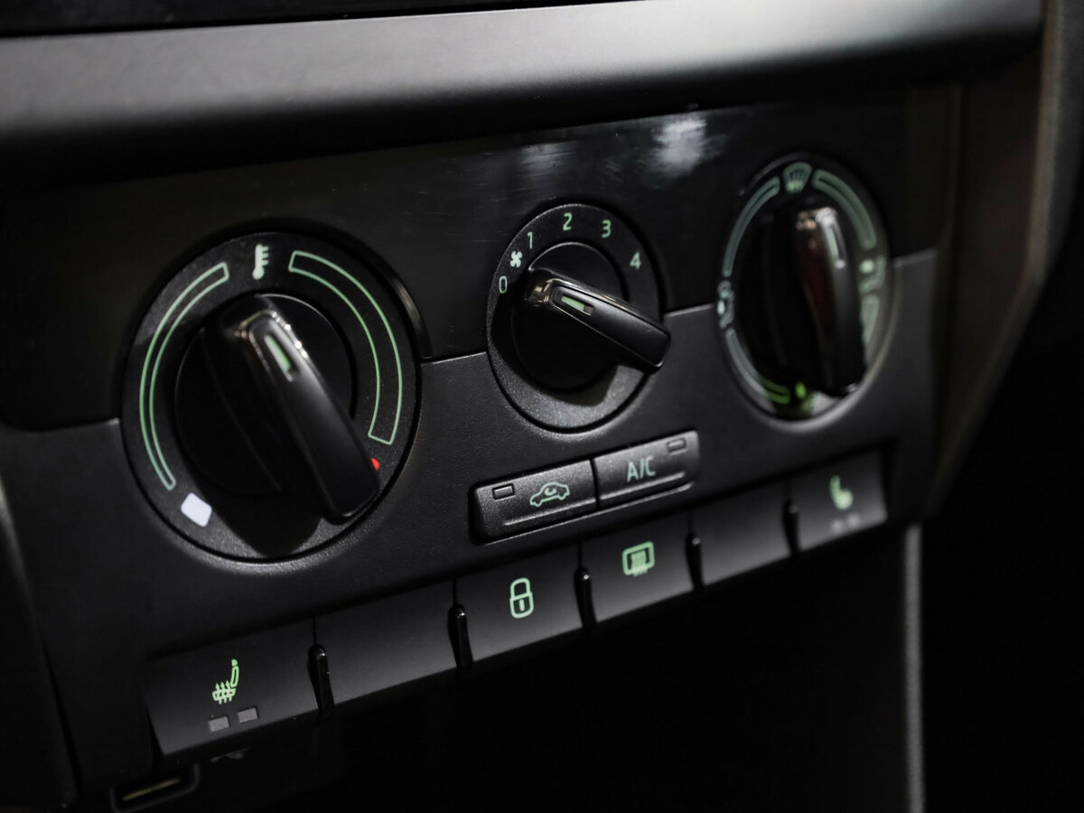 Купить Skoda Rapid с пробегом. Фото: #13