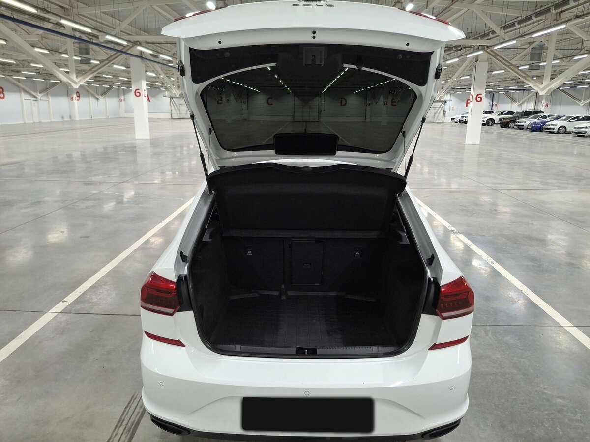 Купить Volkswagen Polo с пробегом. Фото: #9