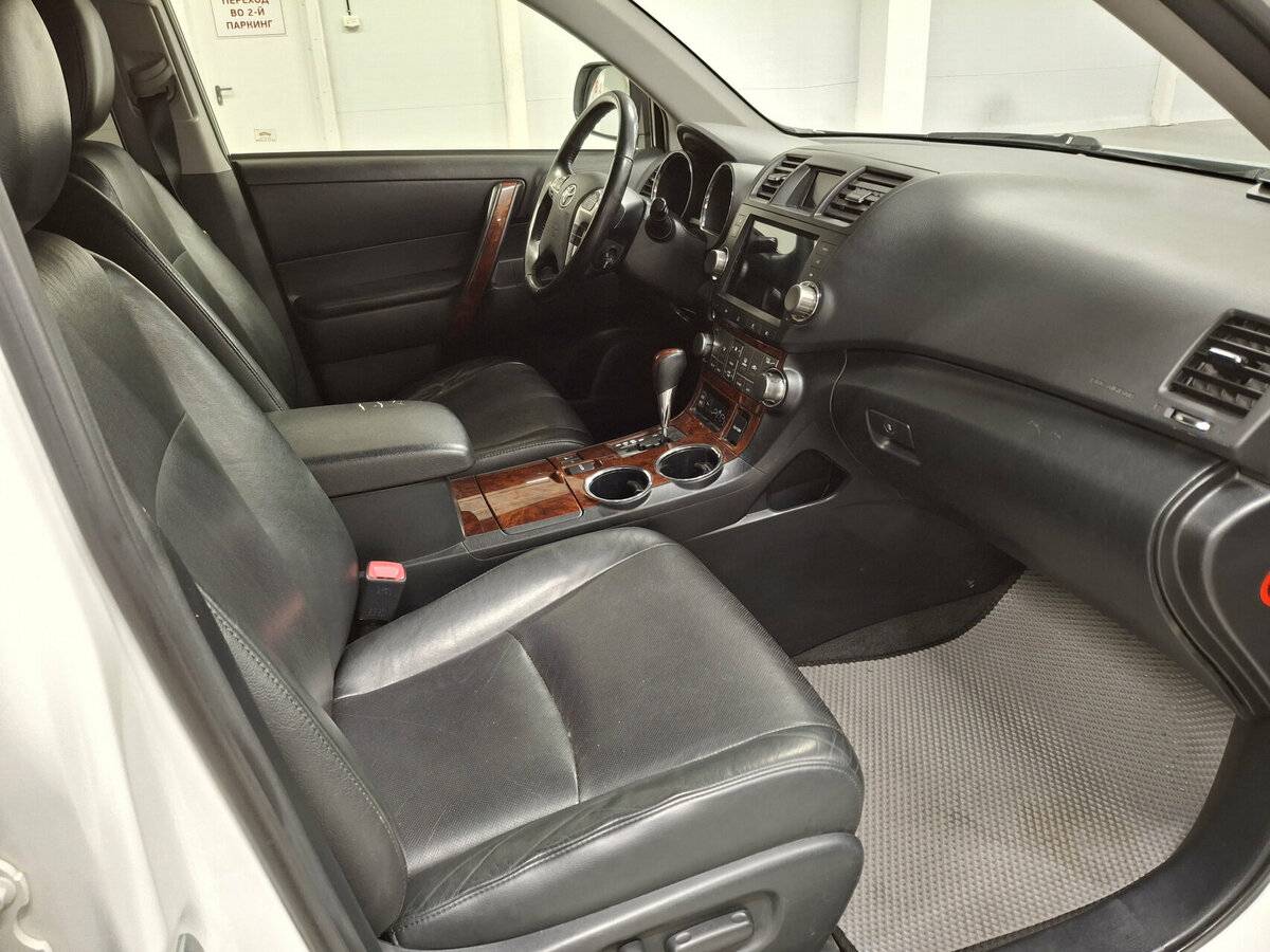 Купить Toyota Highlander с пробегом. Фото: #10