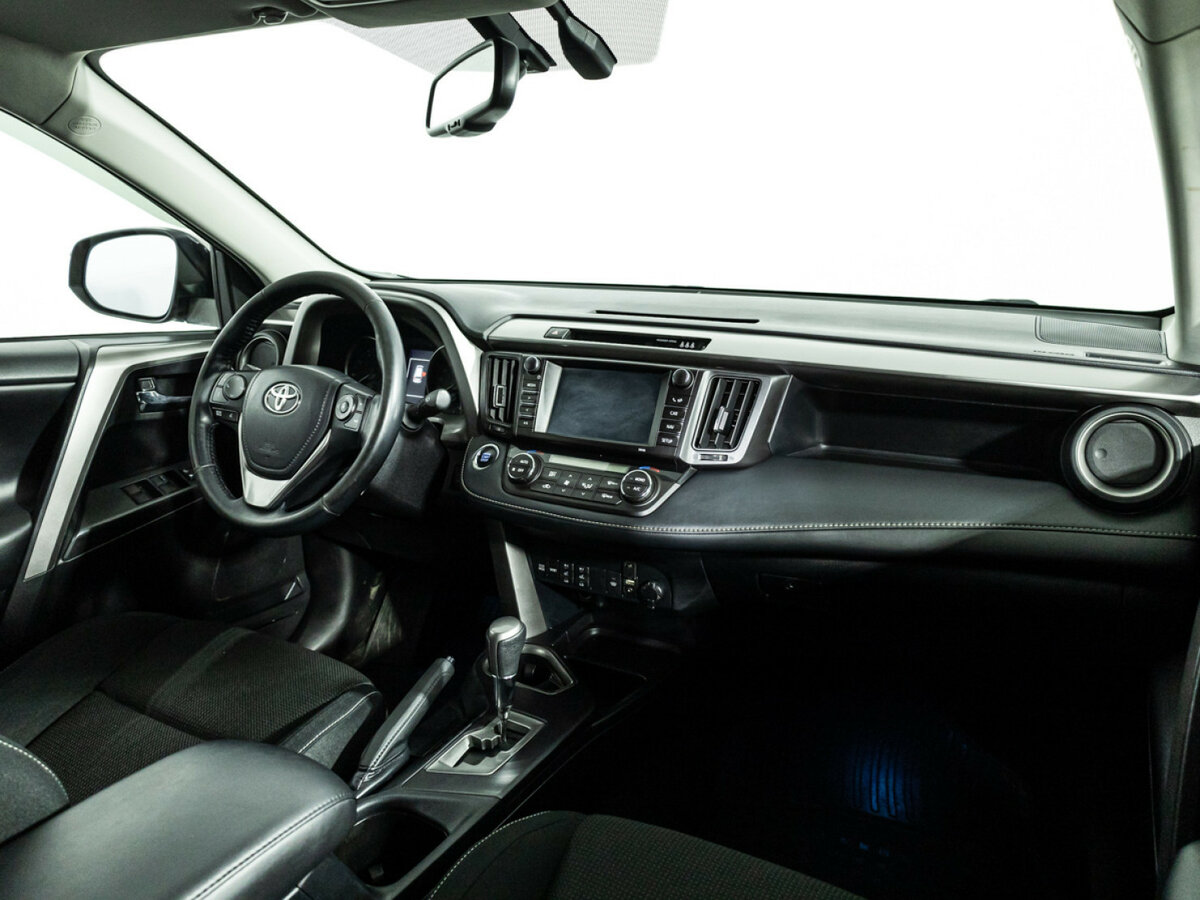 Купить Toyota RAV4 с пробегом. Фото: #6