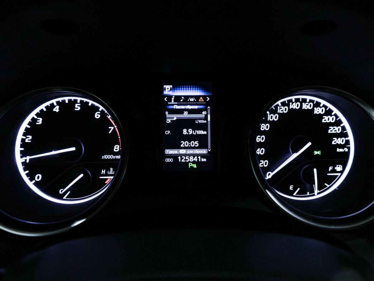 Купить Toyota Camry с пробегом. Фото: #11