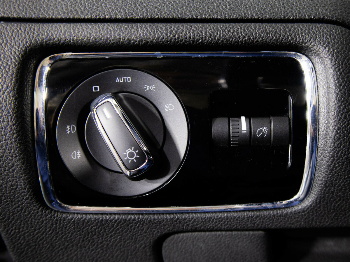 Купить Skoda Superb с пробегом. Фото: #12