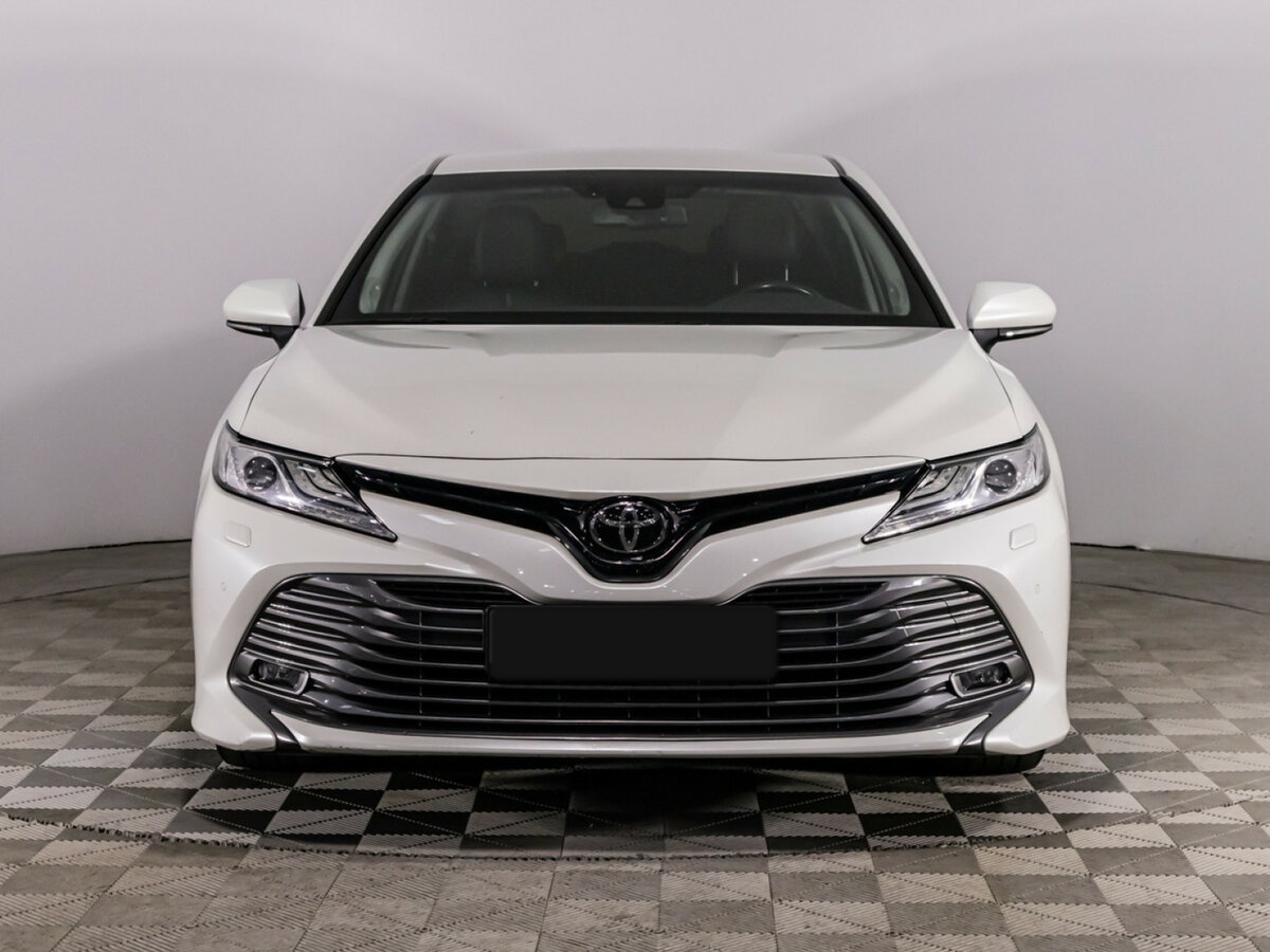 Купить Toyota Camry с пробегом. Фото: #1