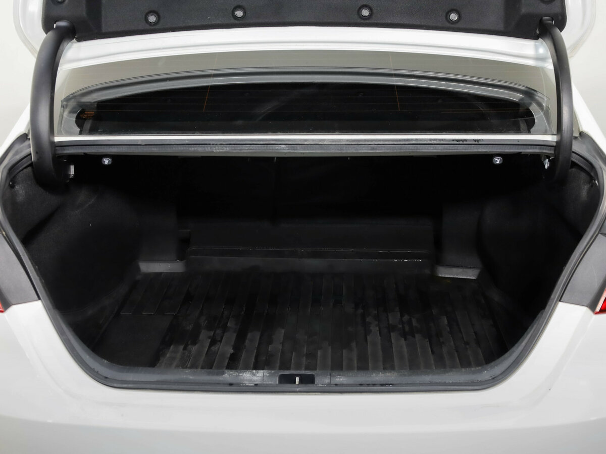 Купить Toyota Camry с пробегом. Фото: #2