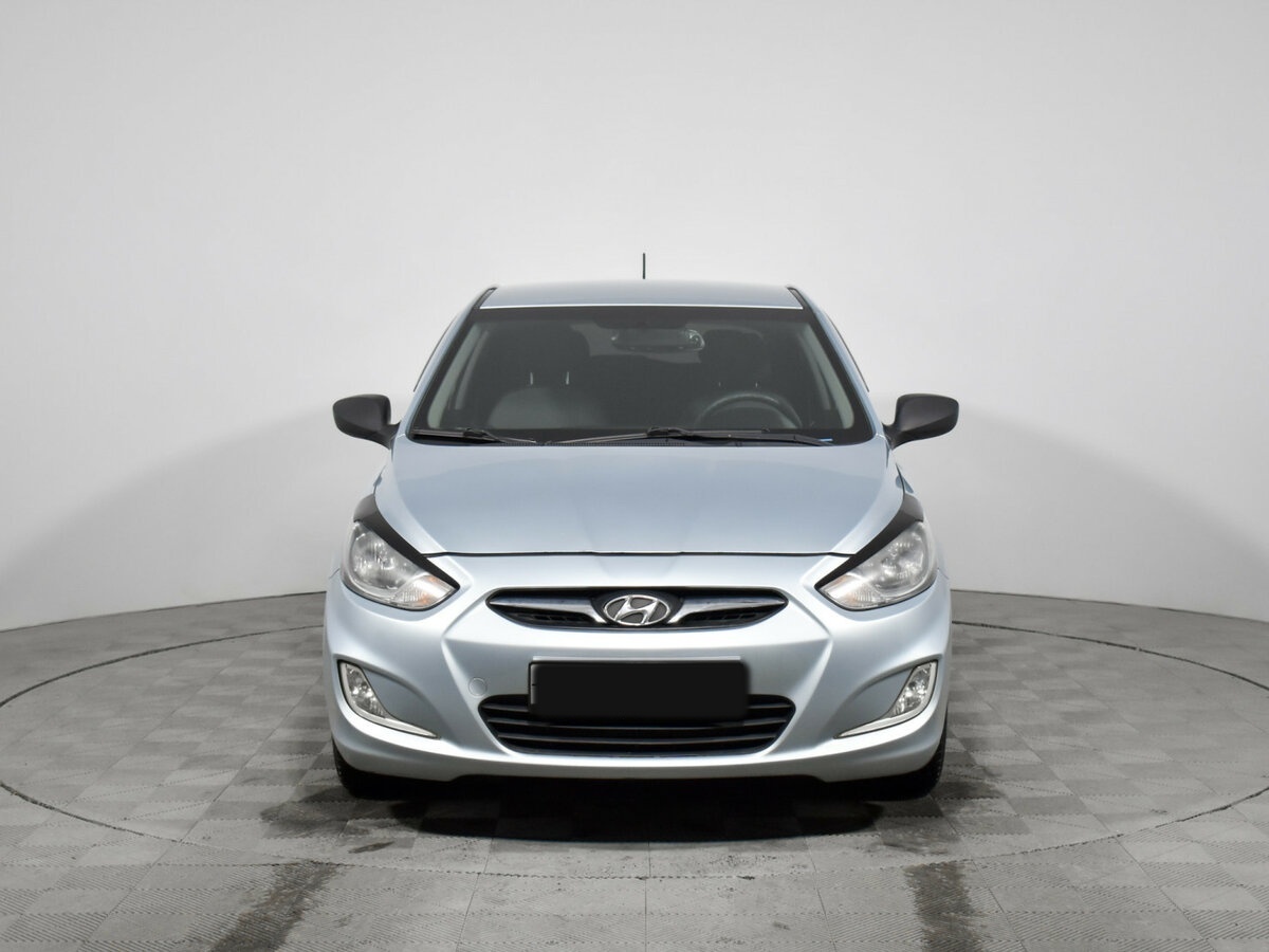 Купить Hyundai Solaris с пробегом. Фото: #1