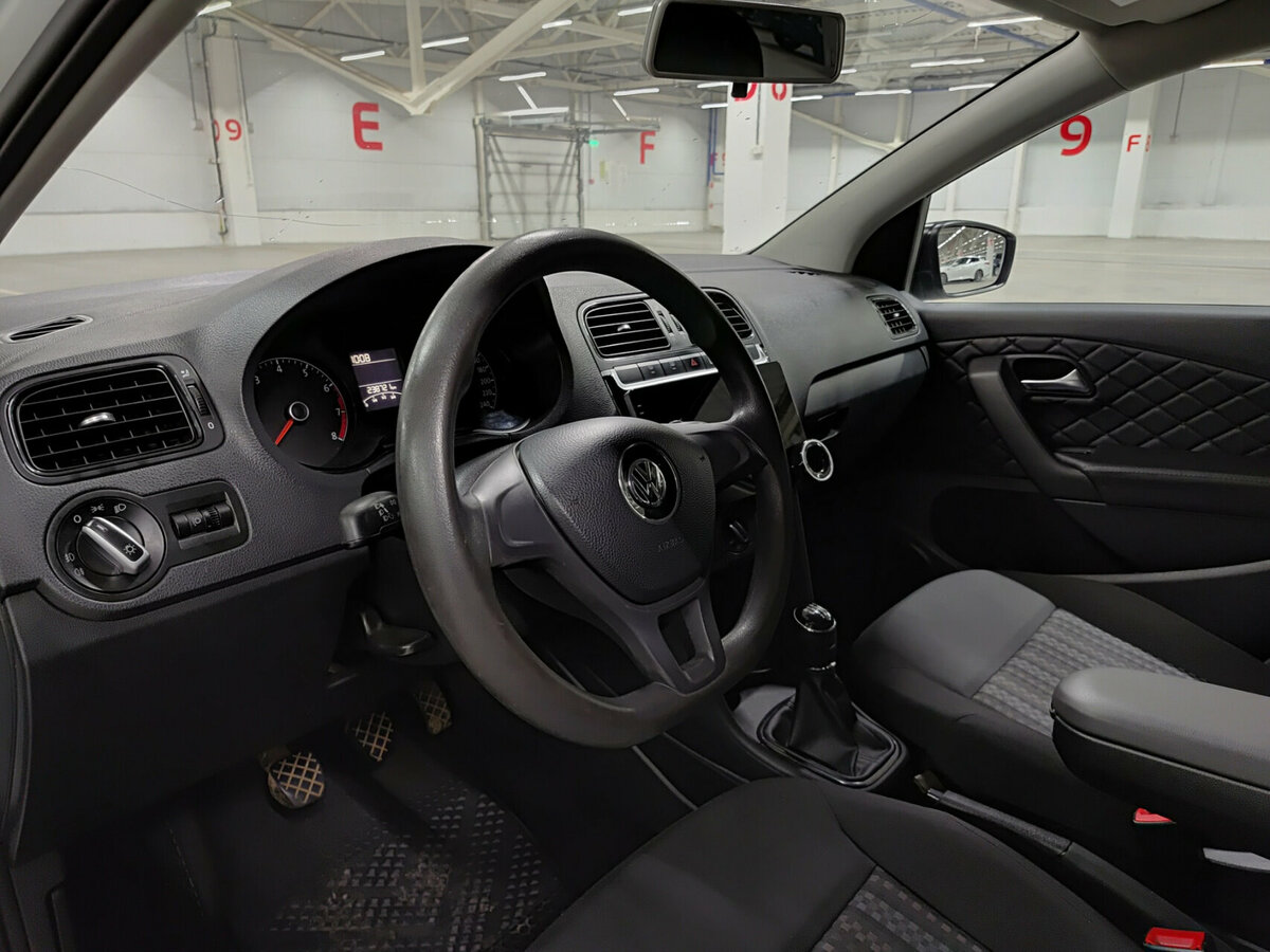 Купить Volkswagen Polo с пробегом. Фото: #15