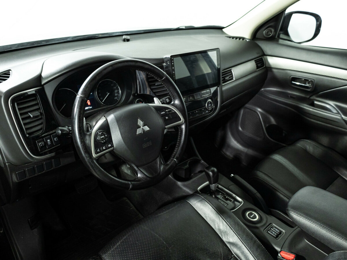 Купить Mitsubishi Outlander с пробегом. Фото: #10