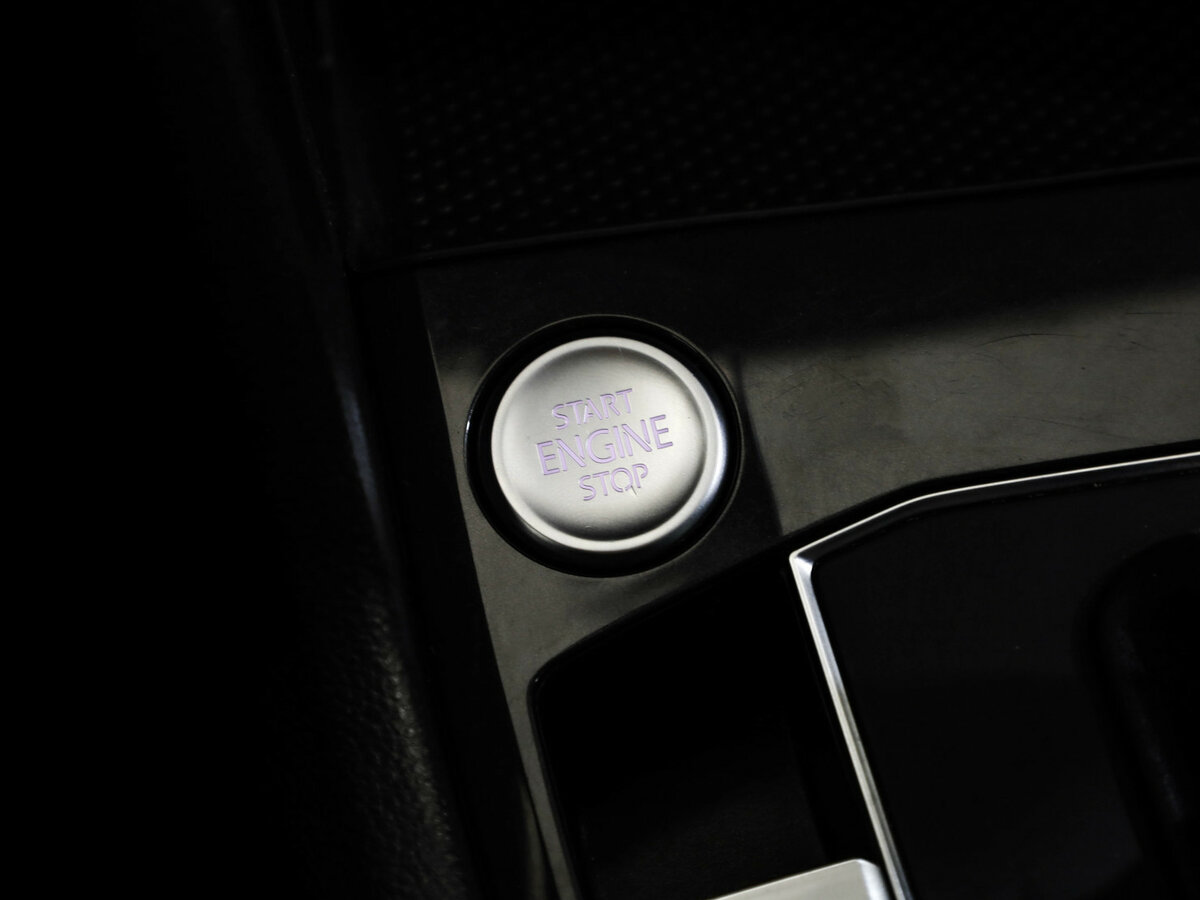 Купить Volkswagen Tiguan с пробегом. Фото: #19