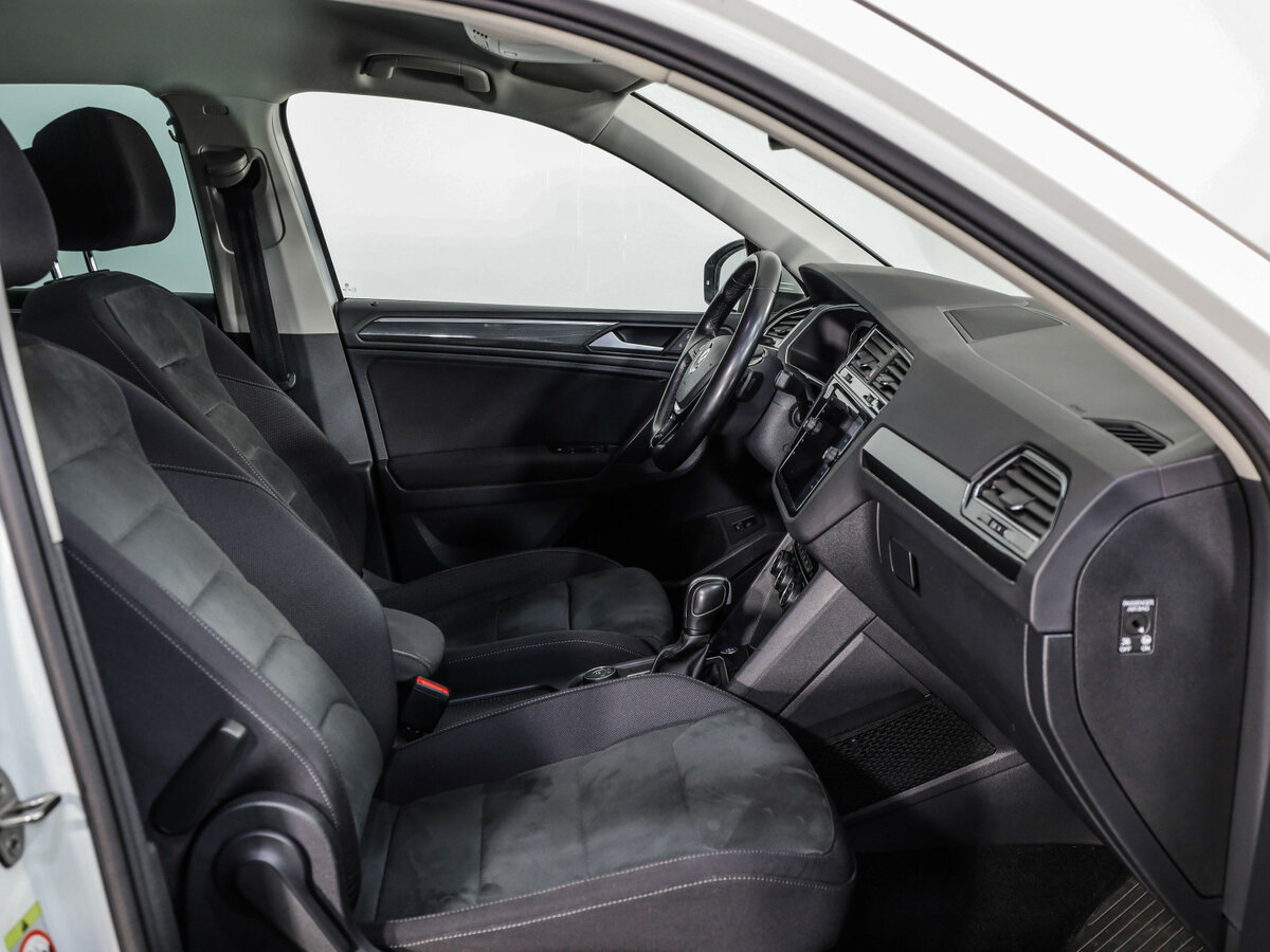 Купить Volkswagen Tiguan с пробегом. Фото: #25