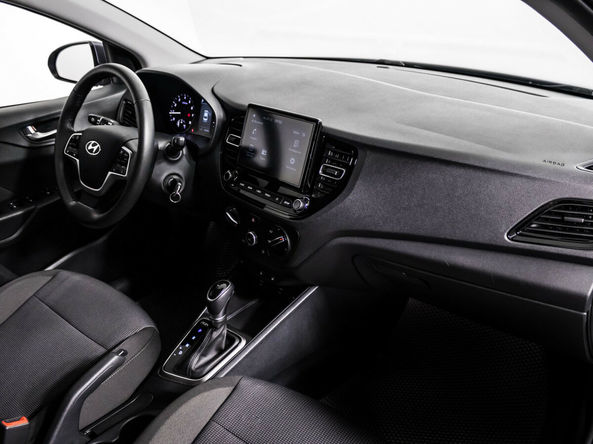 Купить Solaris HS с пробегом. Фото: #8