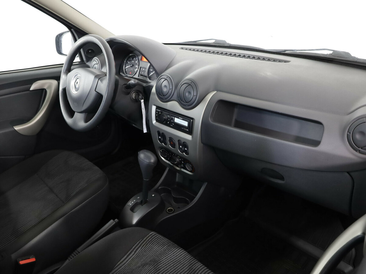 Купить Renault Logan с пробегом. Фото: #14