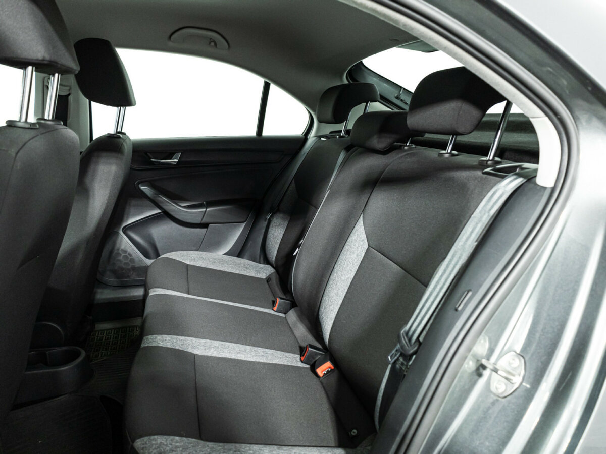 Купить Skoda Rapid с пробегом. Фото: #9