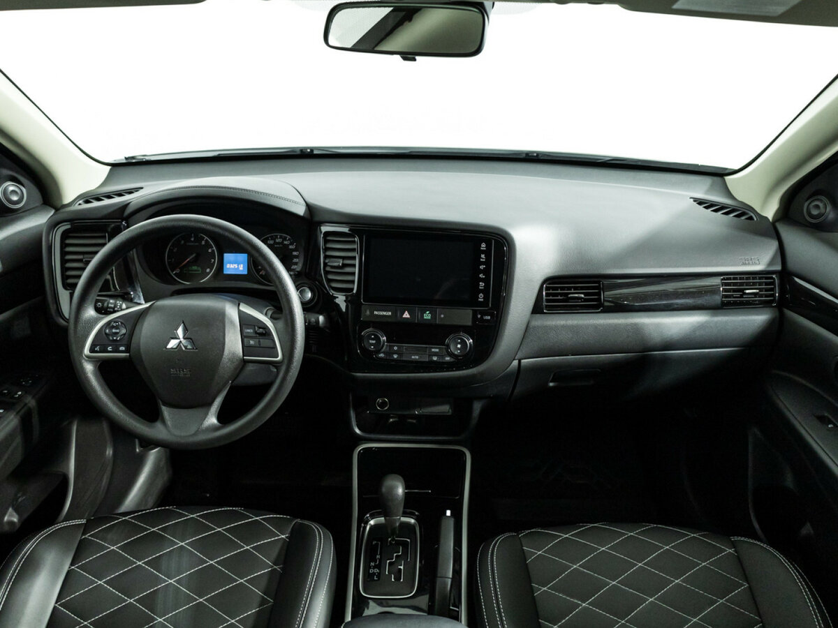 Купить Mitsubishi Outlander с пробегом. Фото: #10