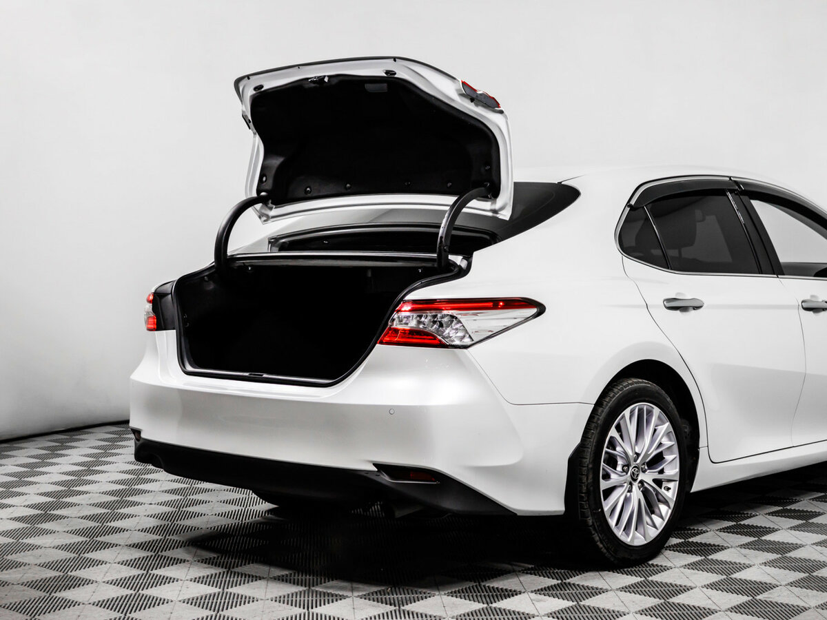 Купить Toyota Camry с пробегом. Фото: #14