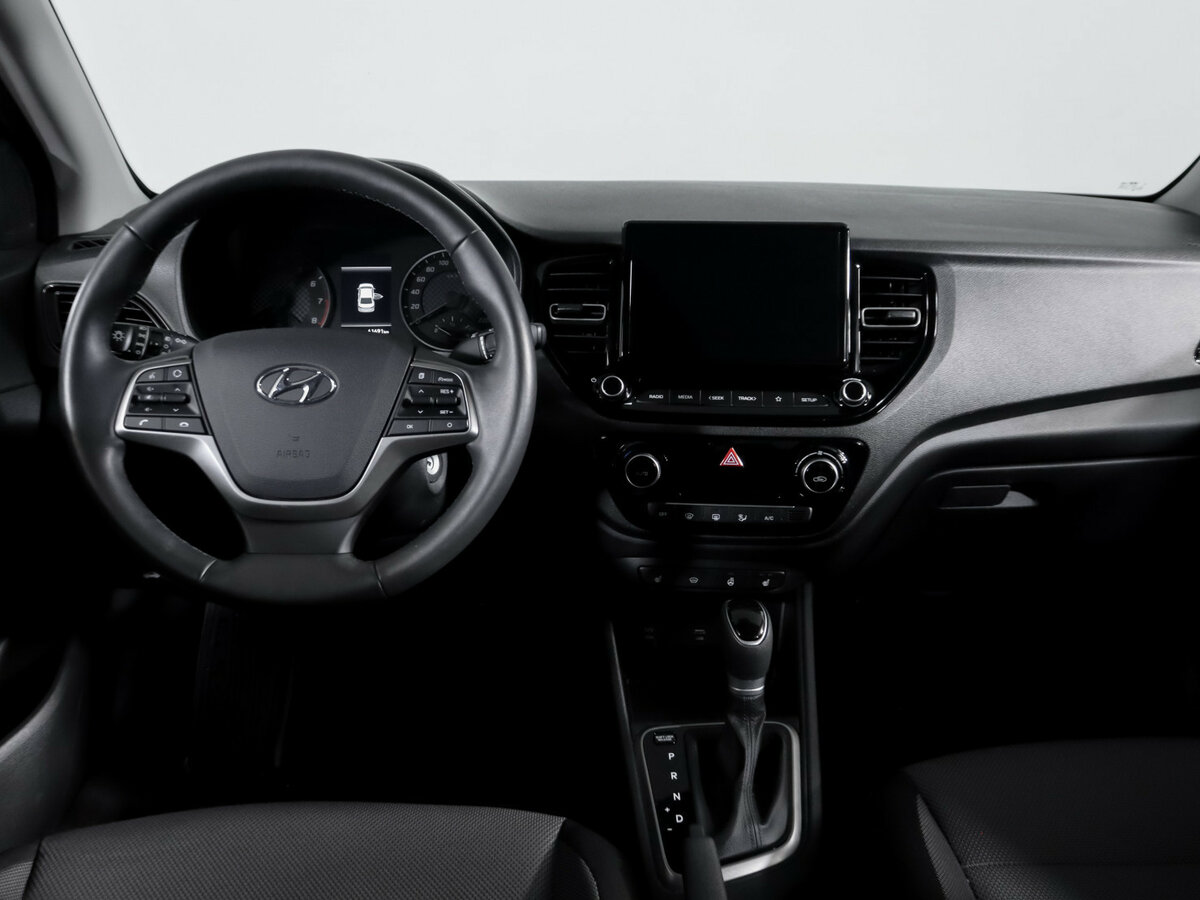 Купить Hyundai Solaris с пробегом. Фото: #9