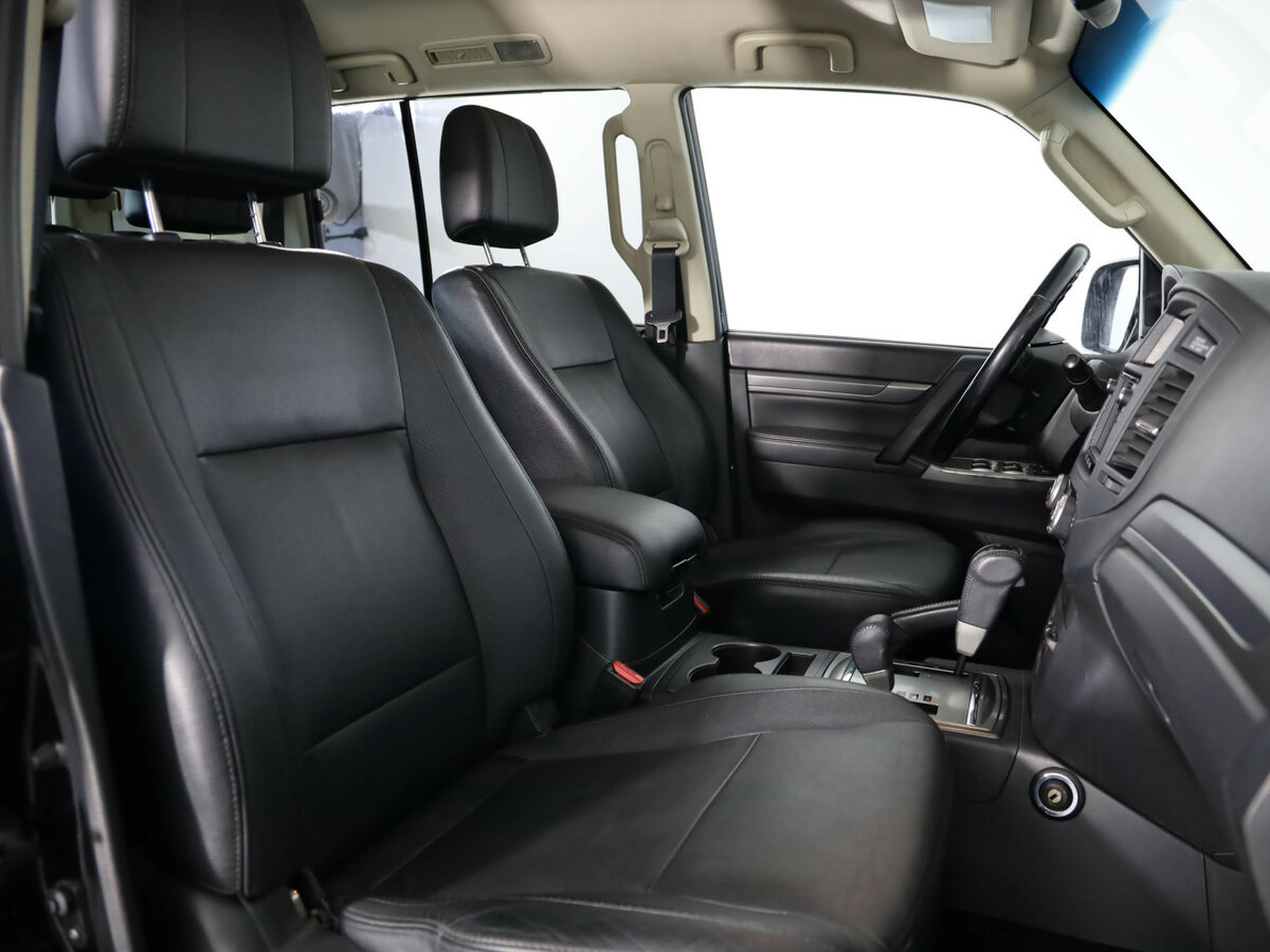 Купить Mitsubishi Pajero с пробегом. Фото: #11