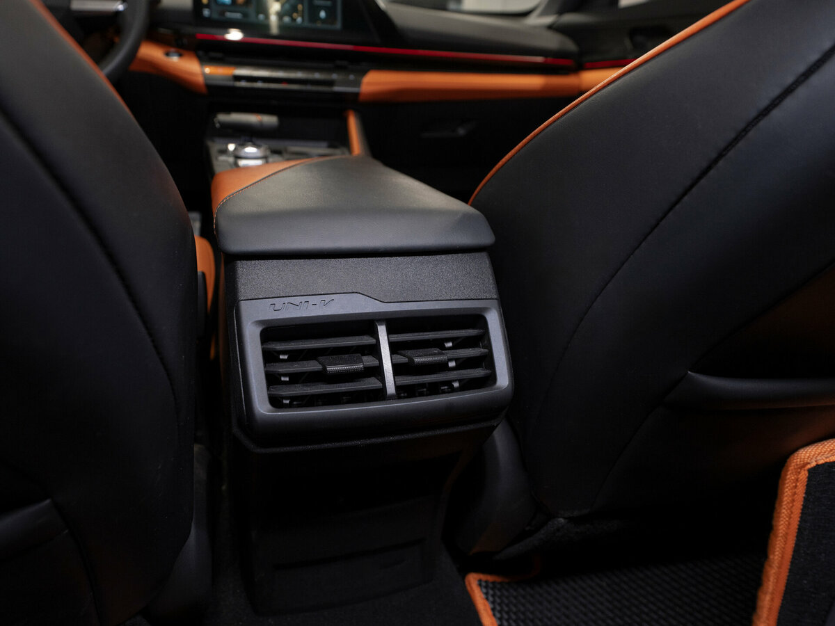 Купить Changan UNI-V с пробегом. Фото: #13