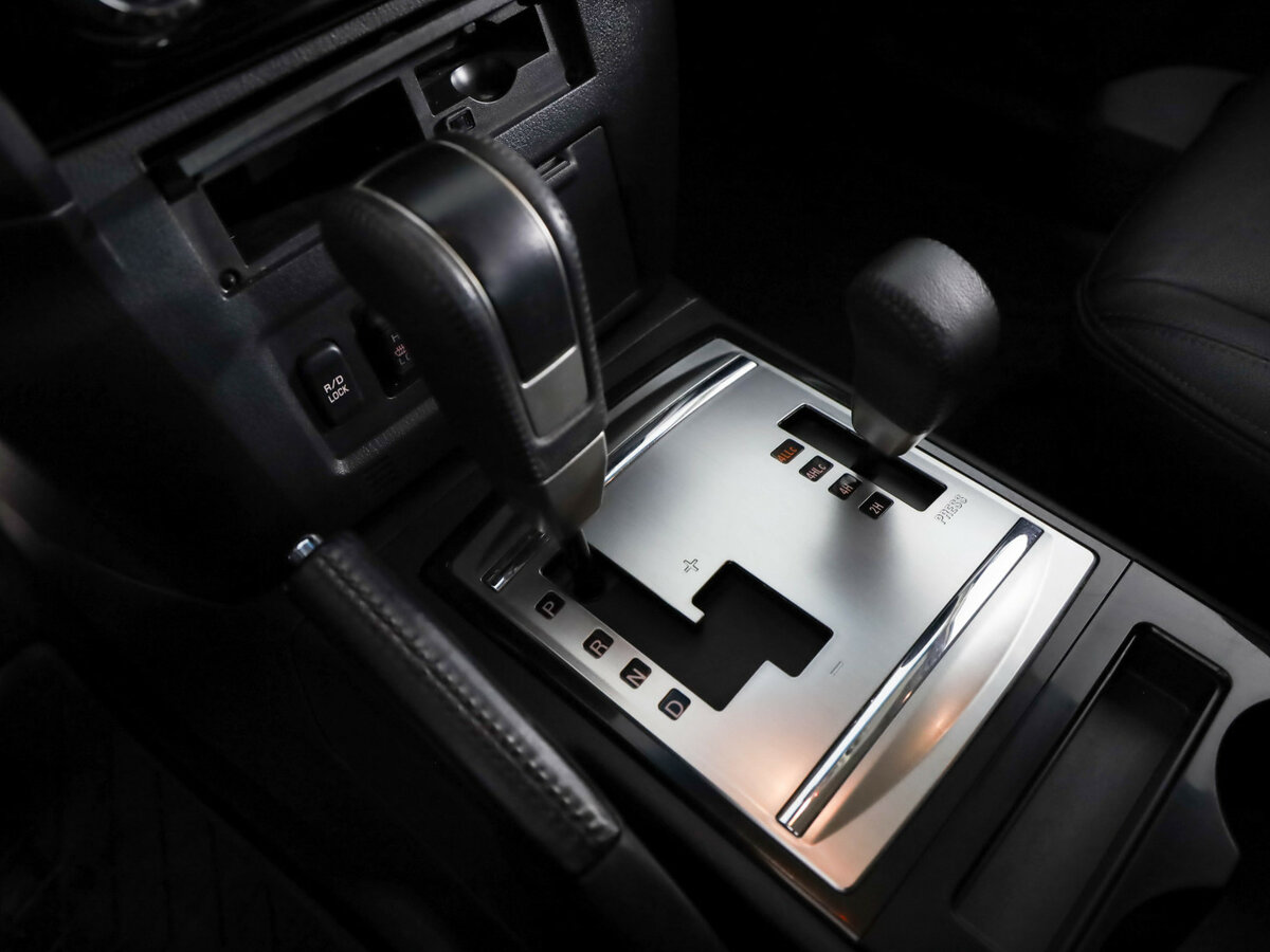 Купить Mitsubishi Pajero с пробегом. Фото: #11