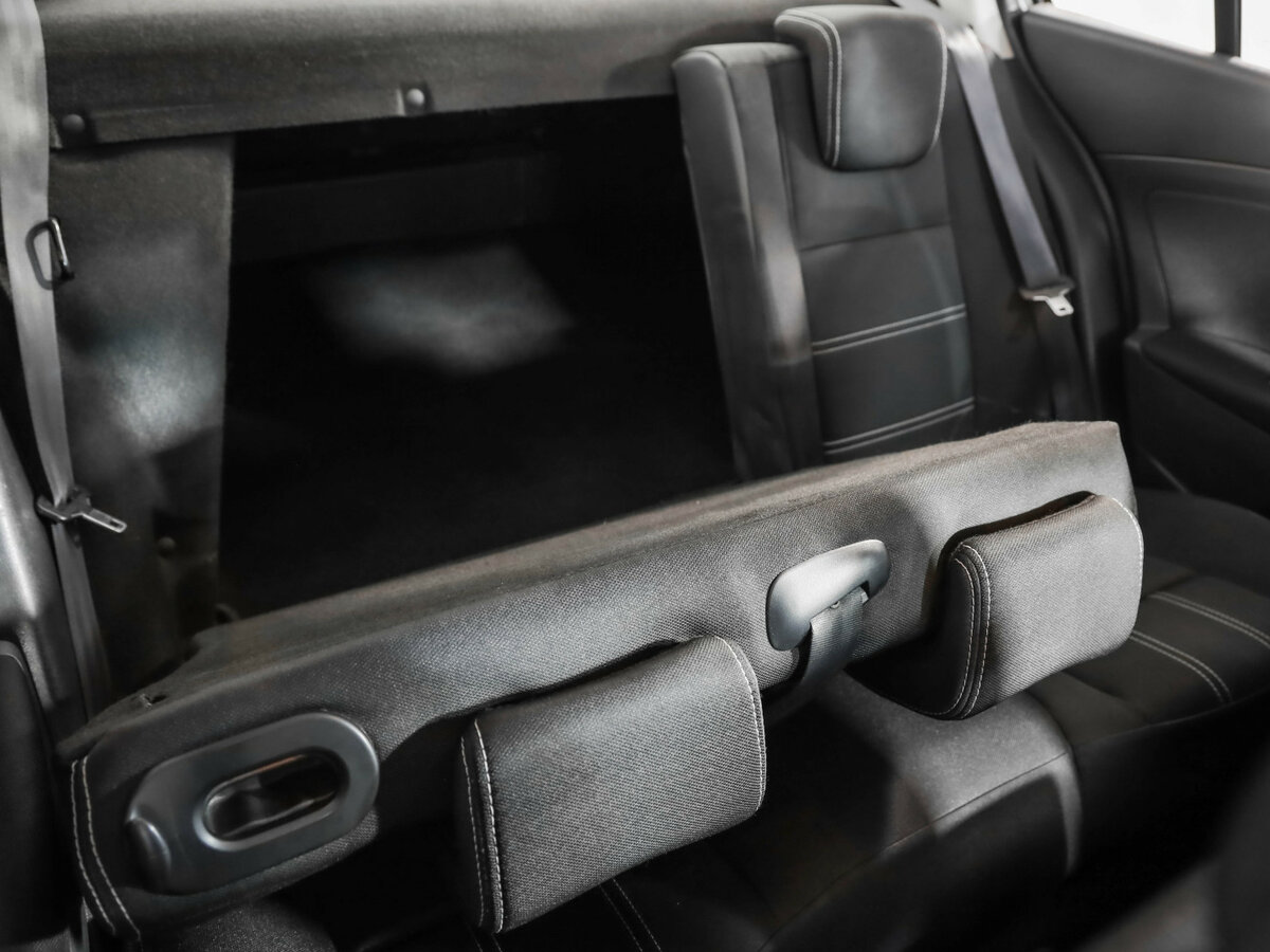 Купить Renault Fluence с пробегом. Фото: #21