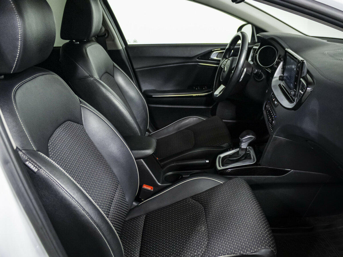 Купить Kia Ceed с пробегом. Фото: #7