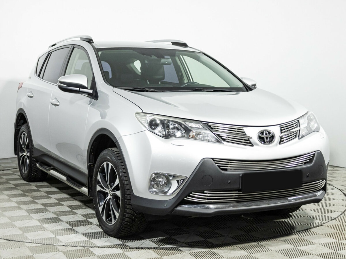Купить Toyota RAV4 с пробегом. Фото: #2