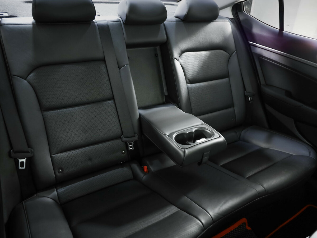 Купить Hyundai Elantra с пробегом. Фото: #20