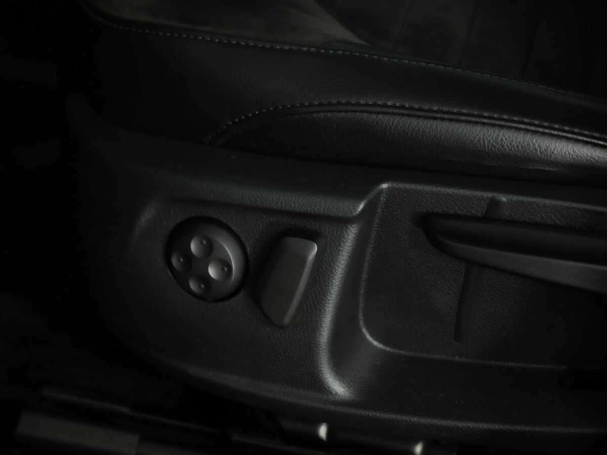 Купить Volkswagen Passat с пробегом. Фото: #26