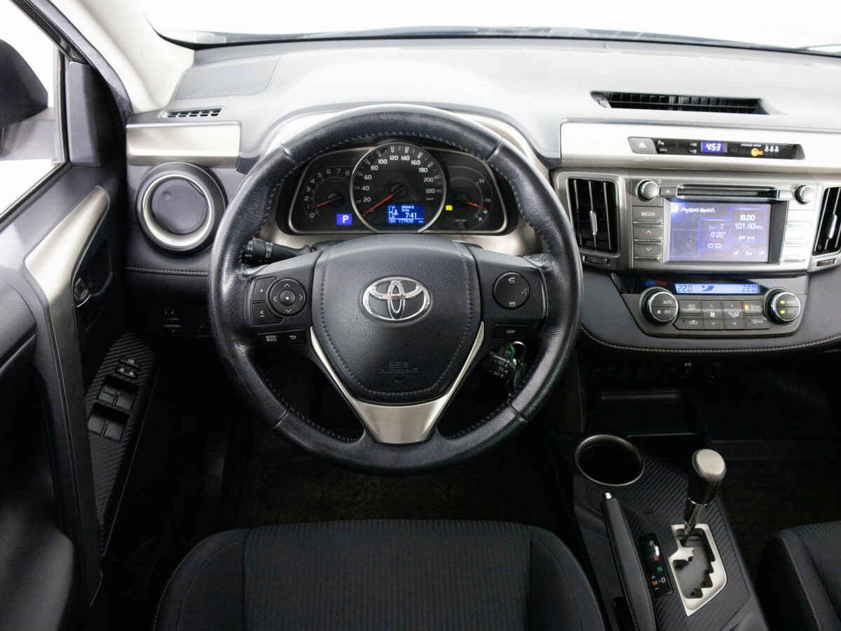 Купить Toyota RAV4 с пробегом. Фото: #9