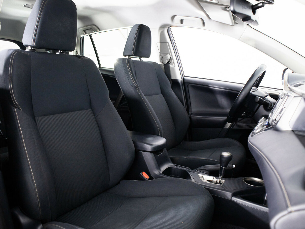 Купить Toyota RAV4 с пробегом. Фото: #13