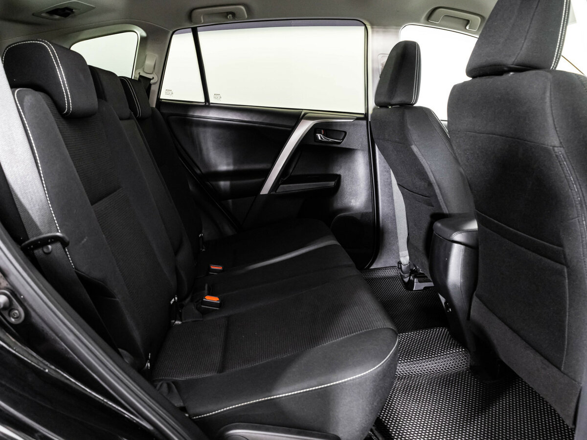 Купить Toyota RAV4 с пробегом. Фото: #16