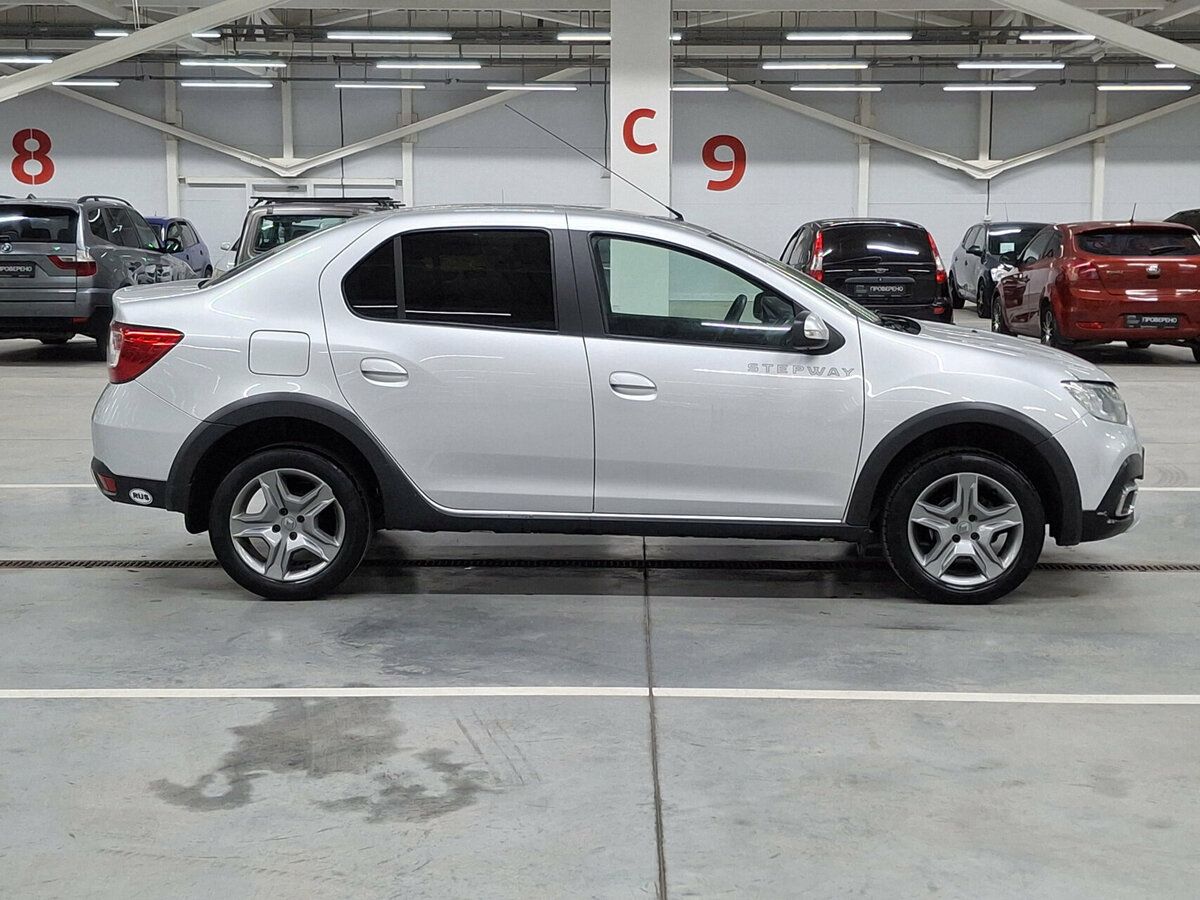 Купить Renault Logan с пробегом. Фото: #3