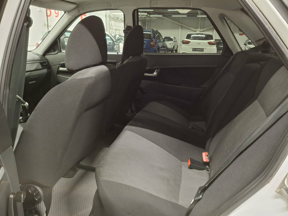 Купить Lada (ВАЗ) Priora с пробегом. Фото: #11