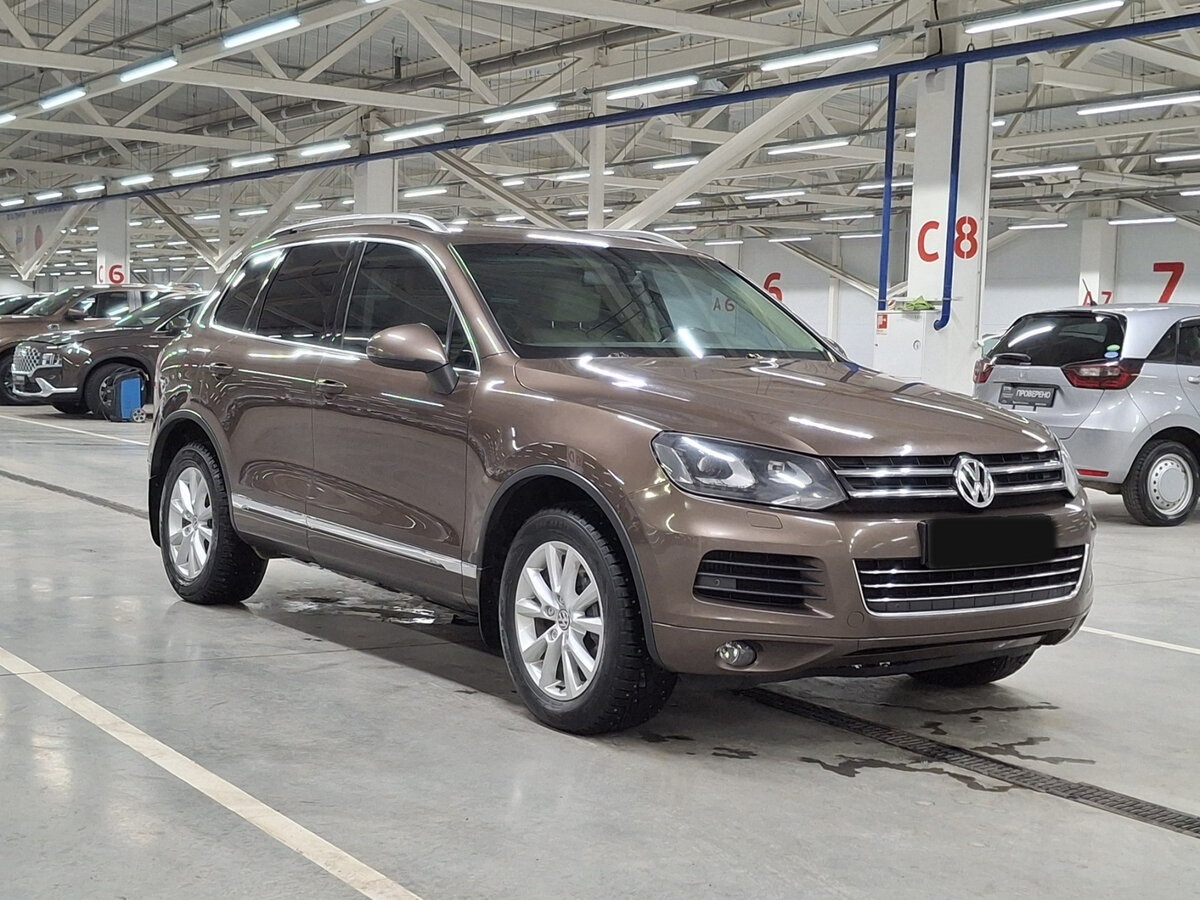 Купить Volkswagen Touareg с пробегом. Фото: #2