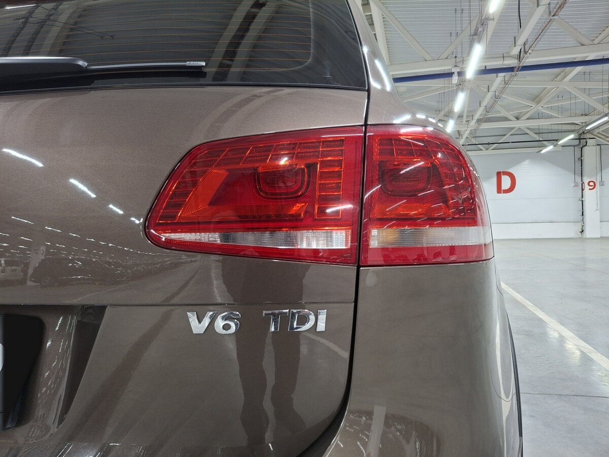 Купить Volkswagen Touareg с пробегом. Фото: #8