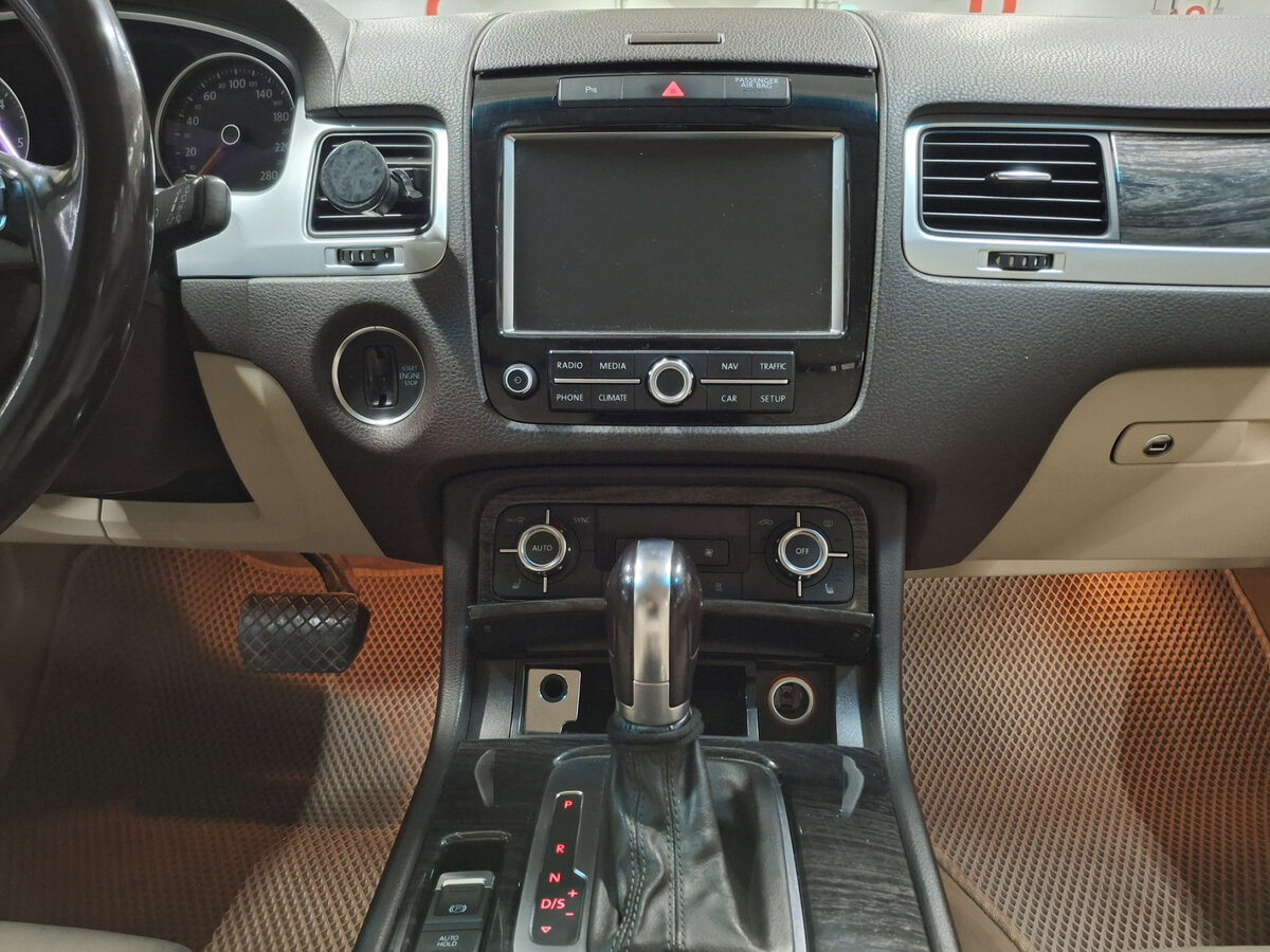Купить Volkswagen Touareg с пробегом. Фото: #14